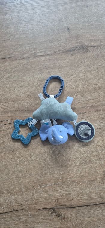 Hochet d'activités tissus à suspendre 🐘