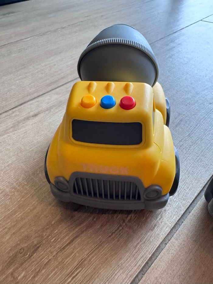 Lot 2 camions 1-2 ans bétonnière et camion-benne - photo numéro 4