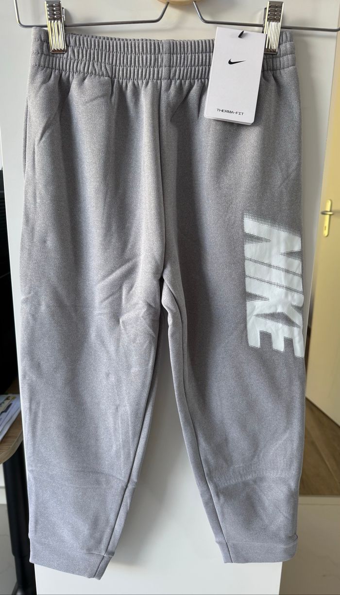 Jogging Nike 6-7 ans