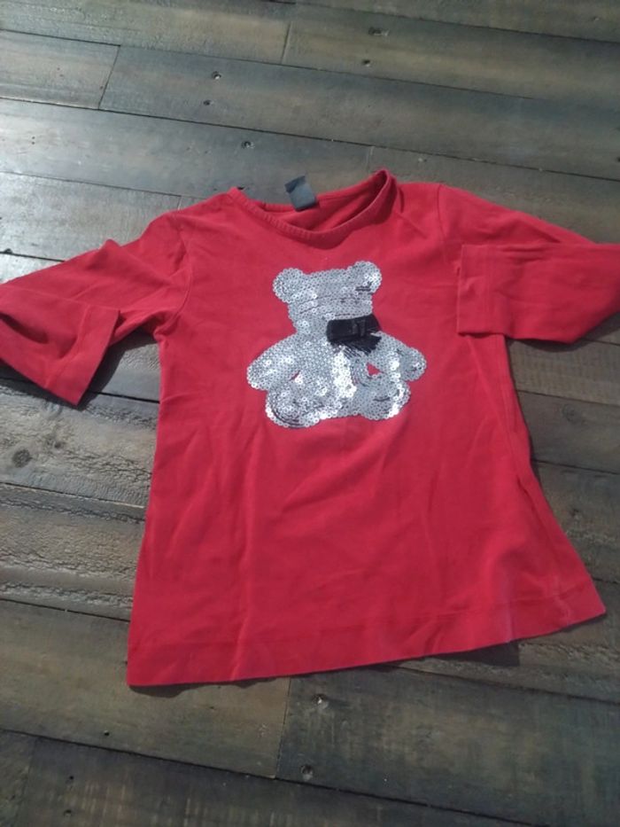 T shir Zara rouge et paillettes 4 5 ans