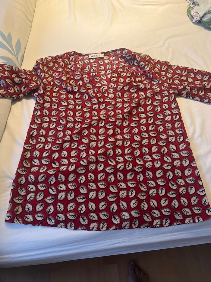 Haut rouge feuille tour bleu foncé - photo numéro 3