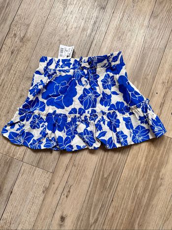 Jupe d’été à fleurs bleu et blanc kiabi 5 ans