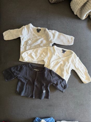 Lot gilets 1 mois