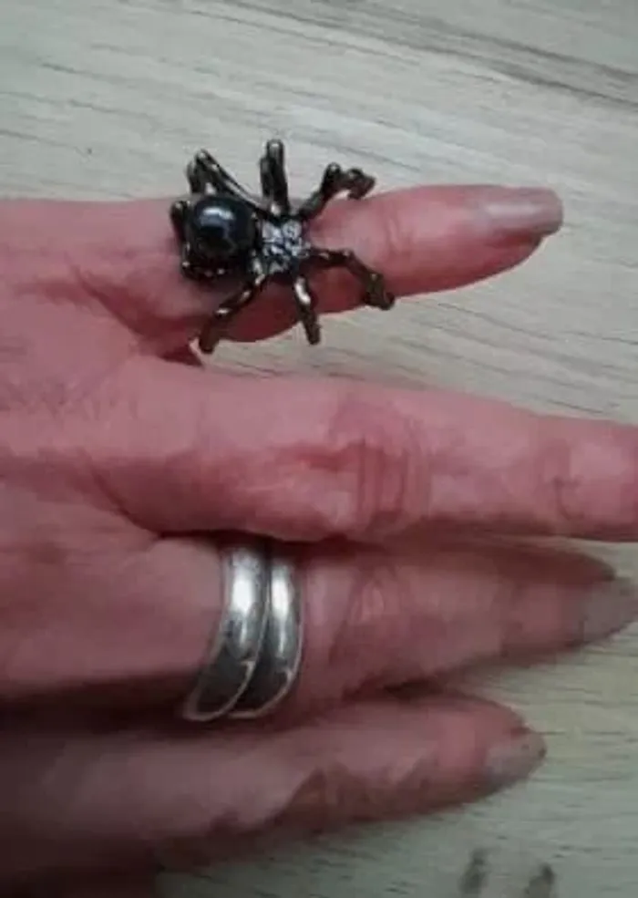 Bague Araignée, couleur Noire ou Argentée, style Gothique, réglables - photo numéro 1