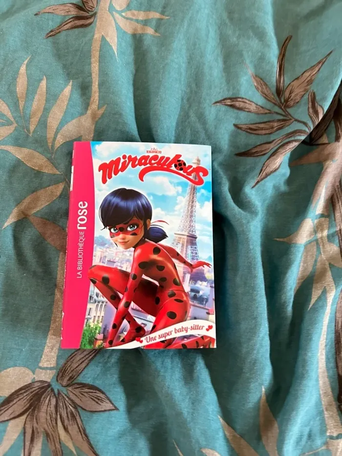 Lot livres miraculous tome 1 / tome 2 / tome 3 bibliothèque rose - photo numéro 2