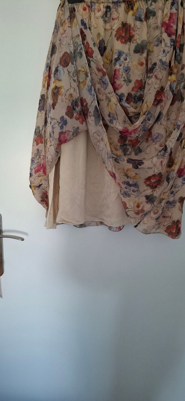 Jupe midi Dolce et Gabbana.