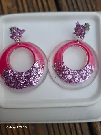 🌟 Boucles d’oreilles étoiles roses pailletées – Créoles résine effet magique