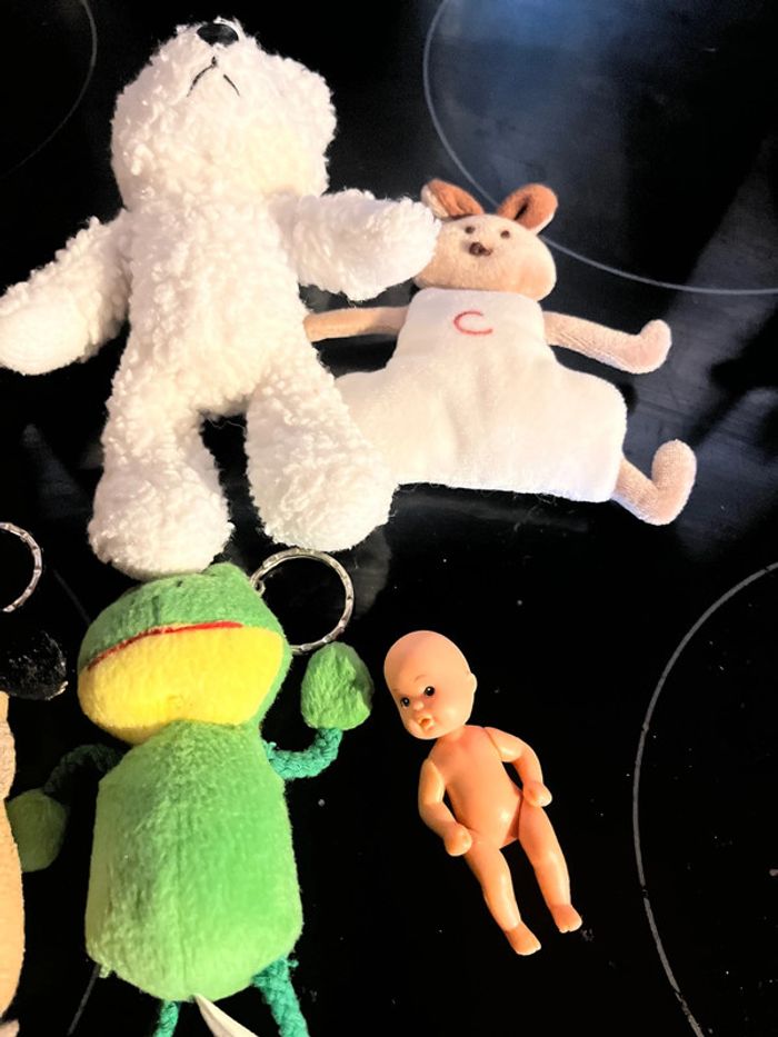 Lot peluches et jouets - photo numéro 2