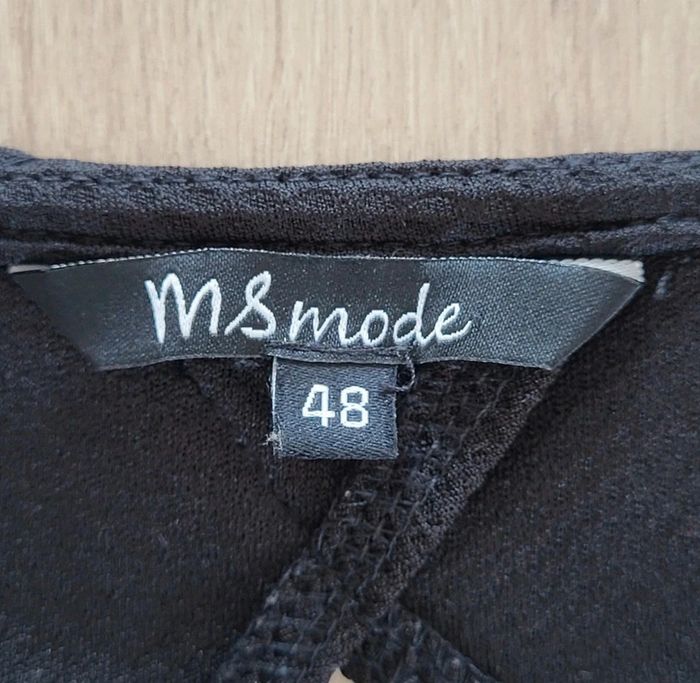 Robe noire sans manches avec boutons dorés M&S Mode Taille 46 - photo numéro 7