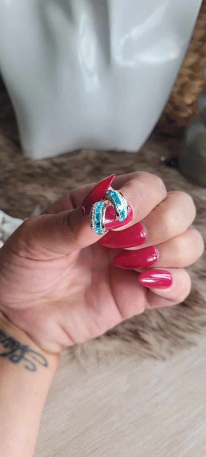 Jolie petite créole turquoise et argenté - photo numéro 3