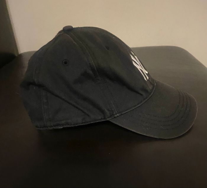 Casquette »New Era »noire et blanche - photo numéro 3