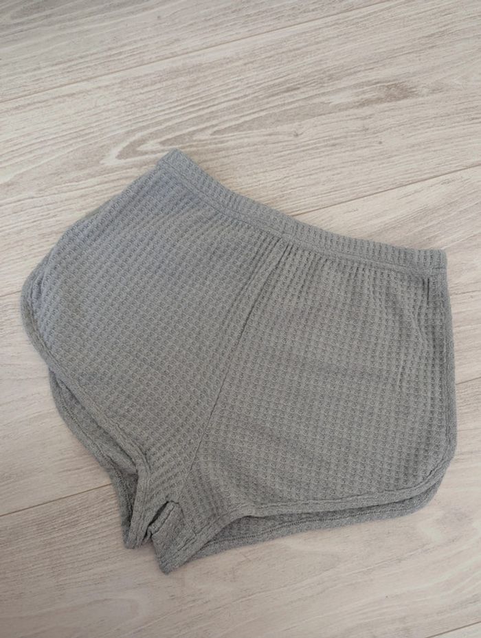 Short court taille haute et élastique matière gaufré gris taille XS 34 neuf - photo numéro 3