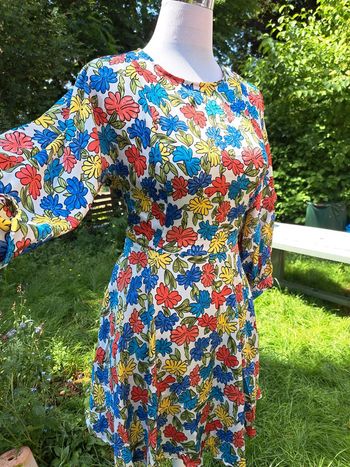 Robe colorée cintrée