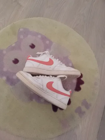Baskets Nike 37.5