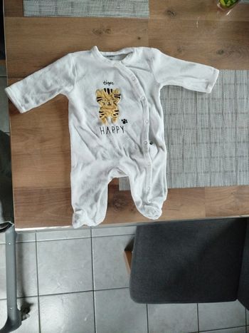 Vends pyjama 3 mois