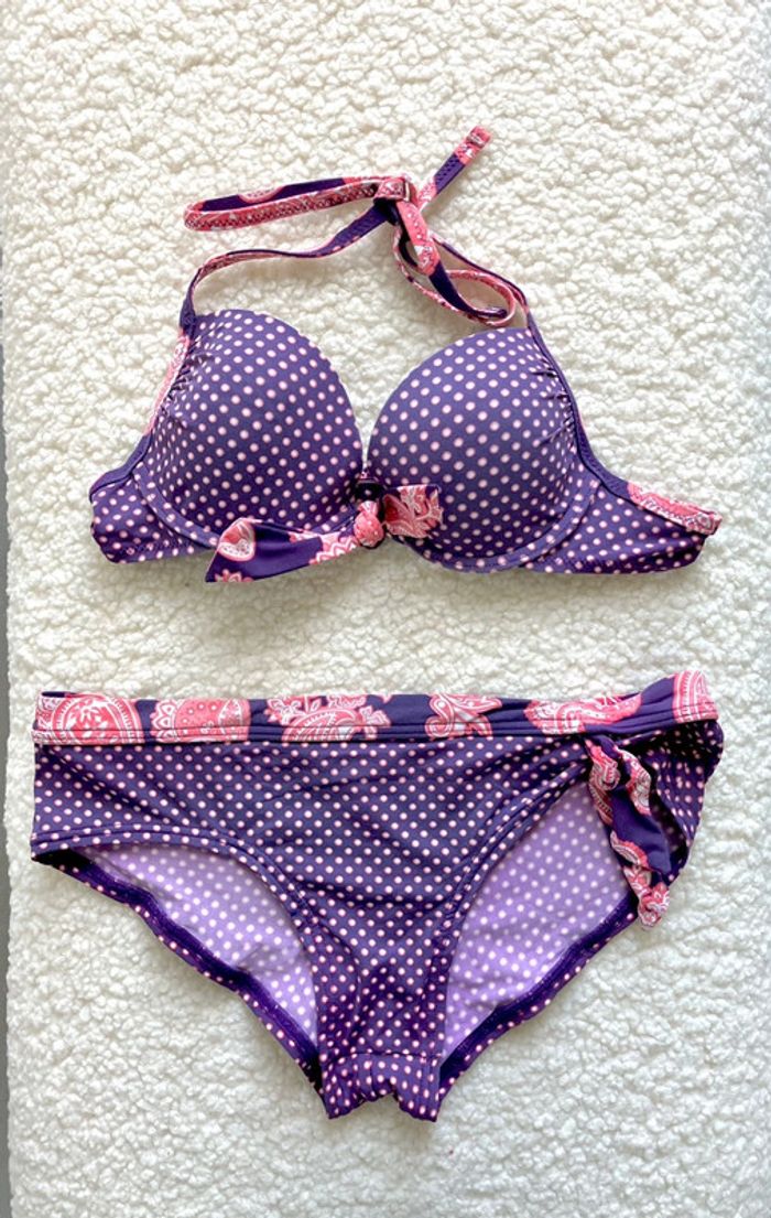 Maillot de bain deux pièces violet et rose - déco bandanas