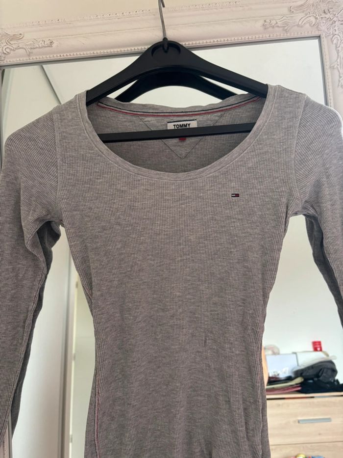 Manche longue Tommy Jeans gris - photo numéro 4