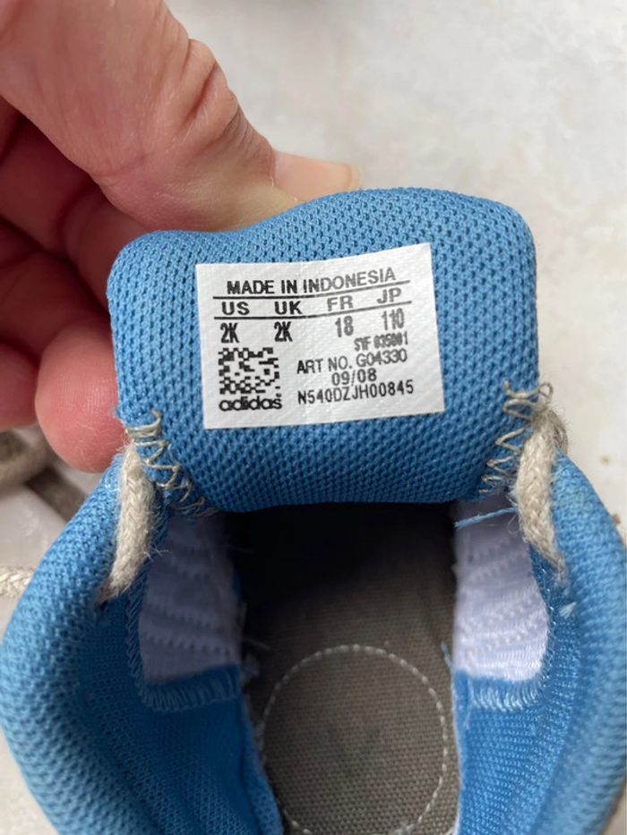 Baskets souples Adidas t.18 - photo numéro 6