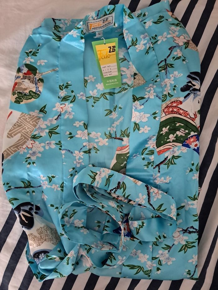 Comino femme chinoise longue