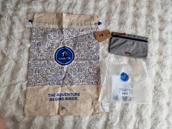 Lot Cabaïa pochette et sac toile neuf