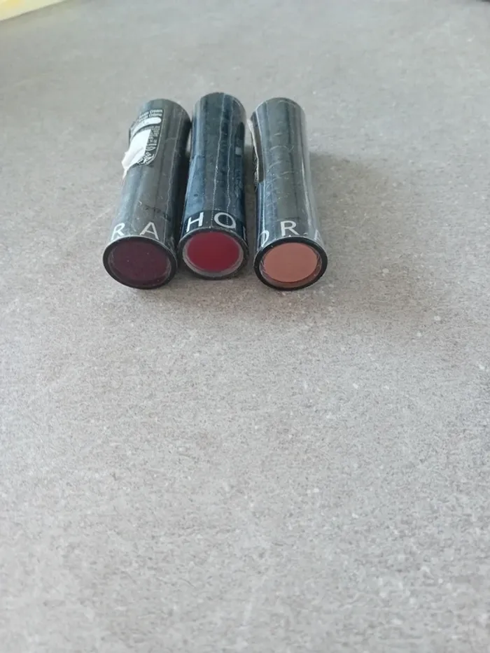Lot 3 rouge à lèvre Sephora 10 euros ou 5 euros à l unité - photo numéro 2