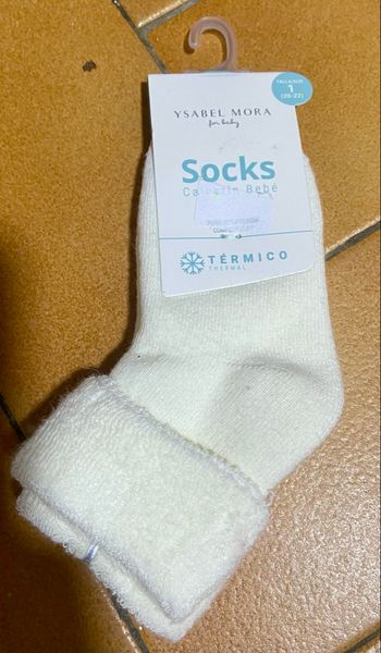 Chaussette chaude épaisse couleur creme taille 20/22 neuves 