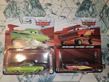 2 voitures cars Mattel neuves rare série spéciale