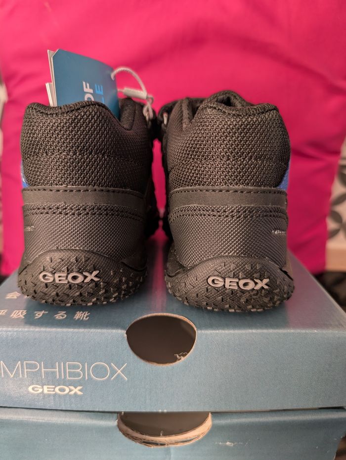 Chaussures montantes garçon. Chaudes et imperméables. Taille 24. Neuf. Geox - photo numéro 4
