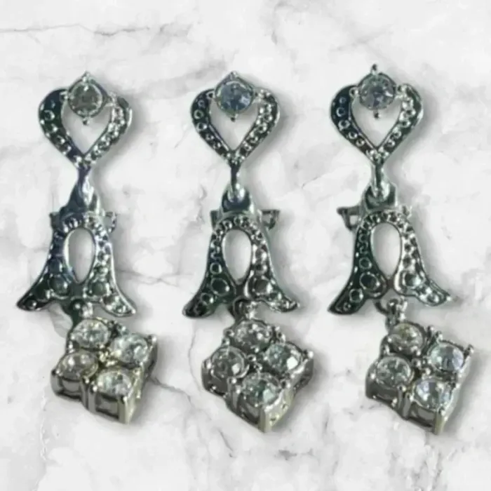 Boucle d'oreille grise - photo numéro 2