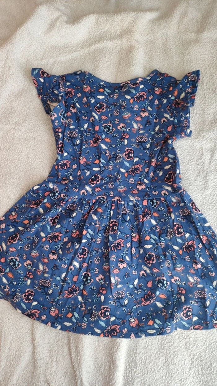 Robe sans manche sans marque 4 ans - photo numéro 3