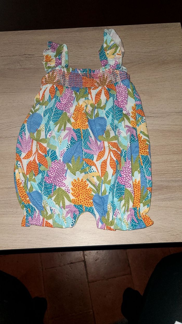 Combinaison fleur 6mois - photo numéro 2