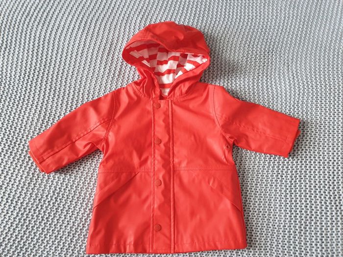 Imperméable rouge