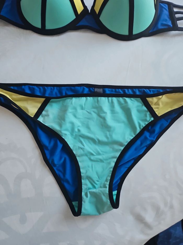 Bikini - photo numéro 2