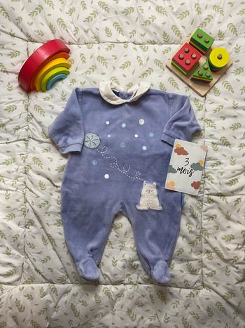 pyjama grenouillère en velours violet et blanc 3 mois