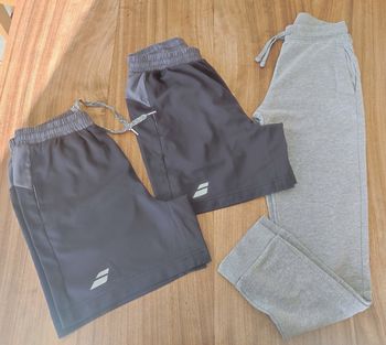 Lot de 2 shorts Babolat et 1 jogging Kiabi taille 10 ans