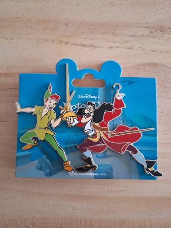 Pin's Disney Peter Pan et Capitaine Crochet Neuf