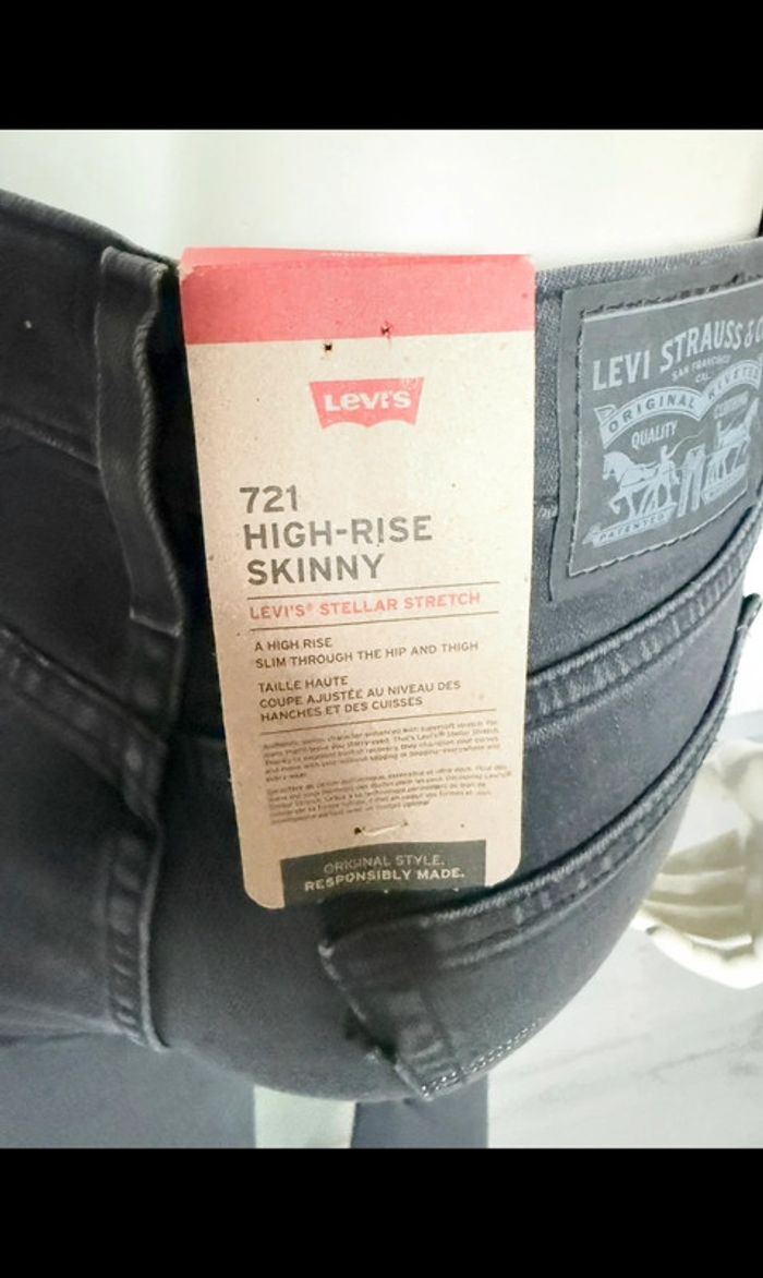 Jean Levi’s 721 High-Rise Skinny – Taille 26/32 – noir – Neuf avec étiquette - photo numéro 10