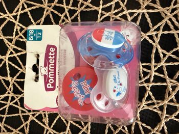 Sucettes silicone foot pommette 6-18 mois