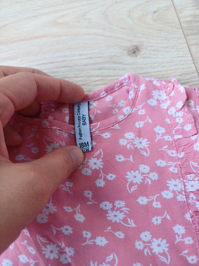 Blouse 18m fleurie - photo numéro 2