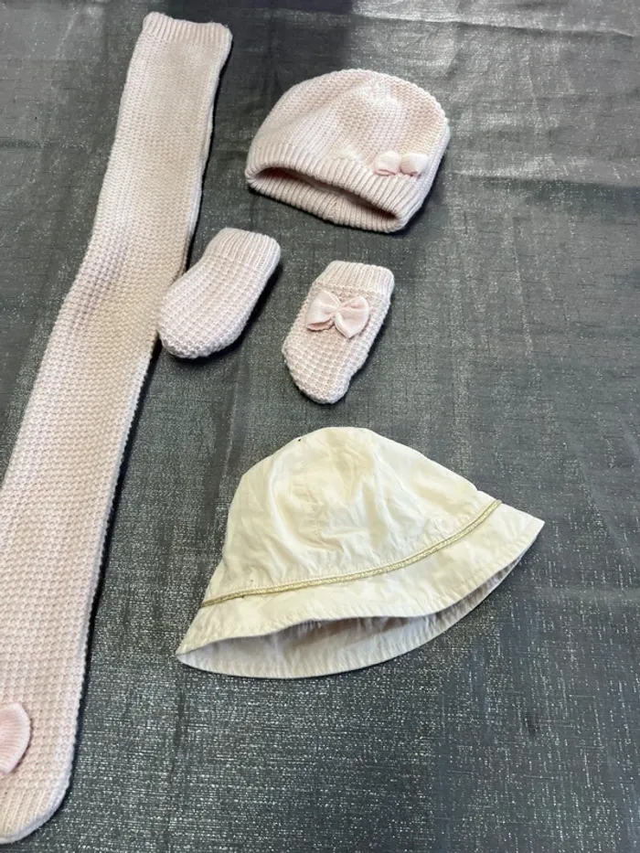 Lot bonnet chapeau écharpe 12-24 mois - photo numéro 3
