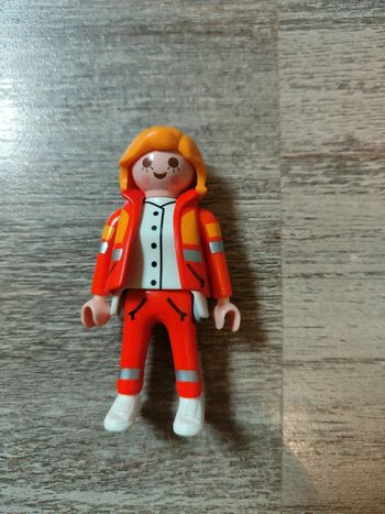 Ambulancière Playmobil