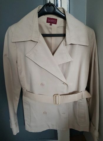 Veste courte femme écru avec ceinture