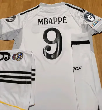 MAILLOT FOOTBALL ENFANT RÉAL MADRID taille 14 ans blanc Home (-2026-) série