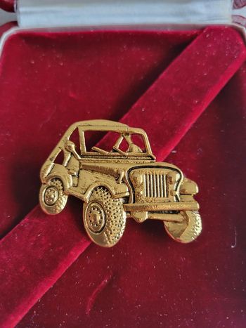 Broche voiture 🚗 ancienne..