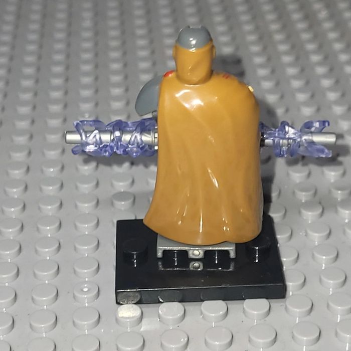 Minifigure / Figurine 🎬 Star Wars 🌌 IG-100 MagnaGuard - photo numéro 3
