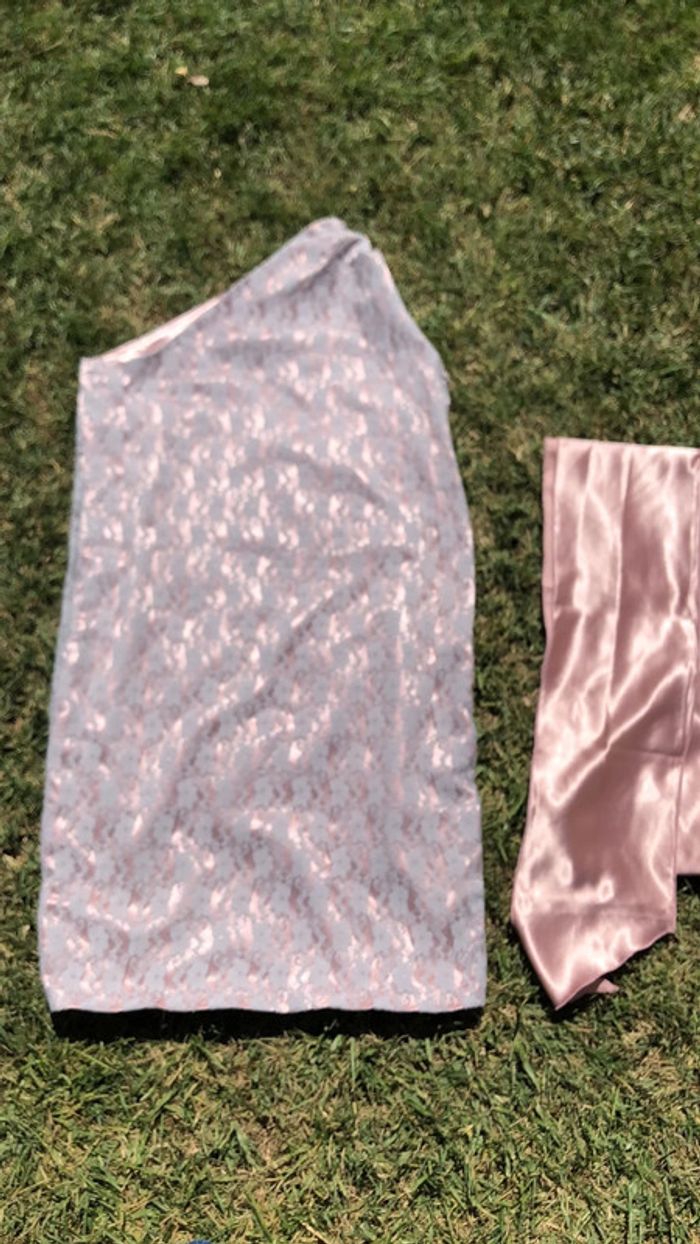 Robe habillée asymétrique en dentelle