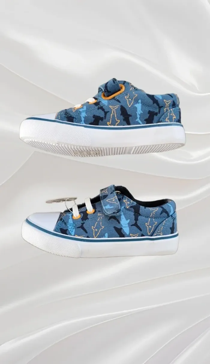 Baskets neuves garçon pointure 23 - photo numéro 3