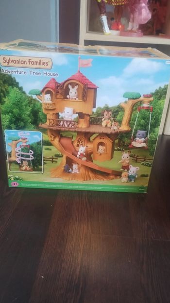 Cabane dans les arbres adventure tree house