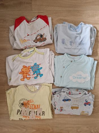 Lot pyjama 12 mois bon état
