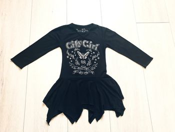 Robe noir. Fille 4 ans.